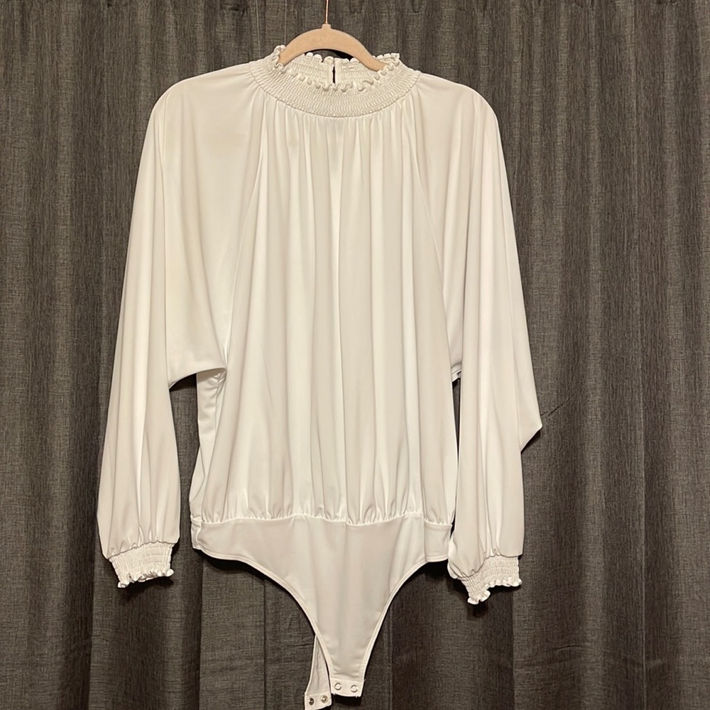 Express keyhole back bodysuit